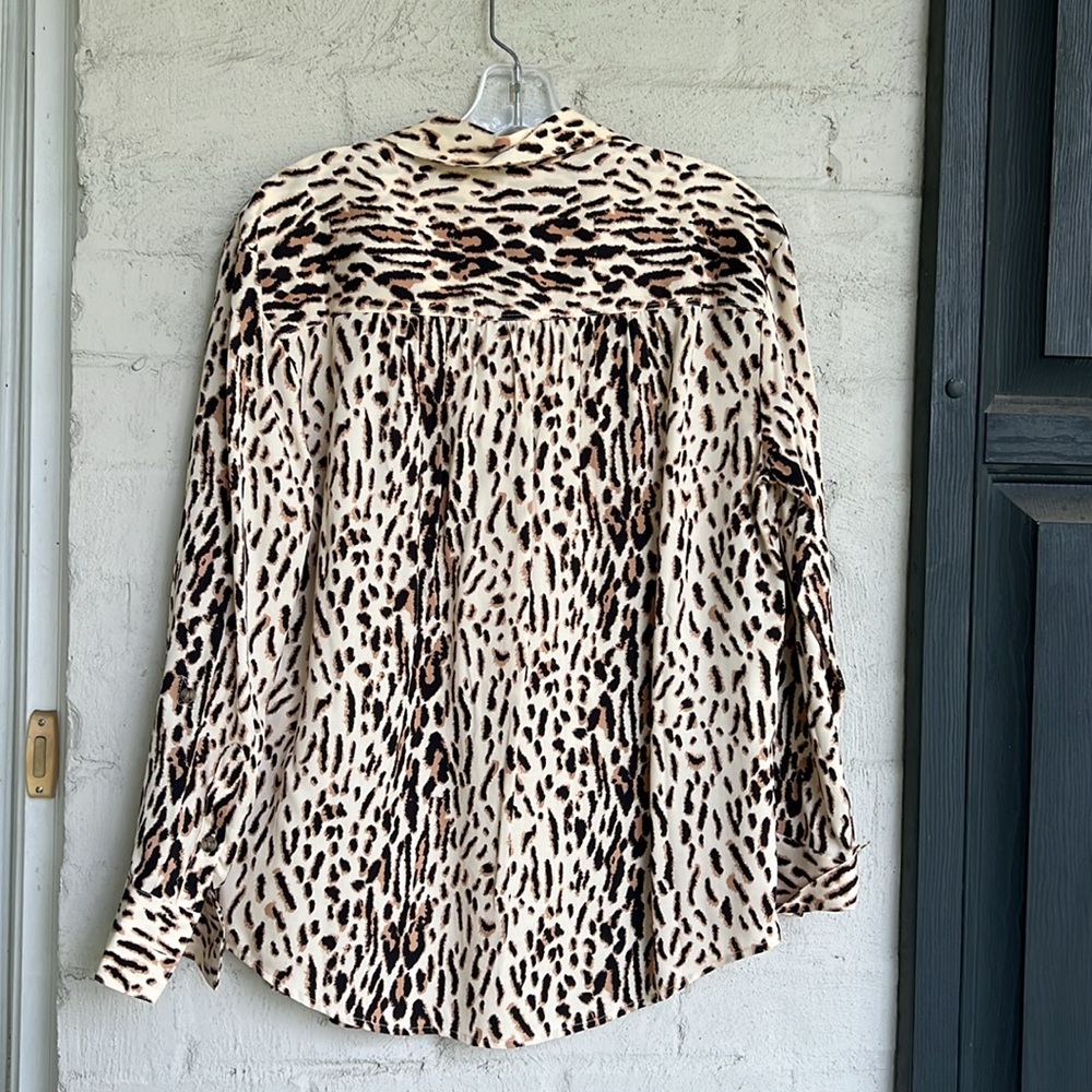 NWT Joie Lidelle C Ecru Leopard Print Button Front Blouse Size XS - Picture 7 of 13